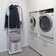 Trieur à linge en plastique avec 2 compartiments et tringle à linge