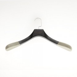 Cintre de qualité A, crochet chromé plat laqué antique 