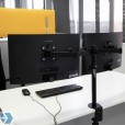 Monitor arm (standaard) met twee armen voor werk- en bureaubladen Monitor arm (standaard) met twee armen voor werk- en bureaubladen