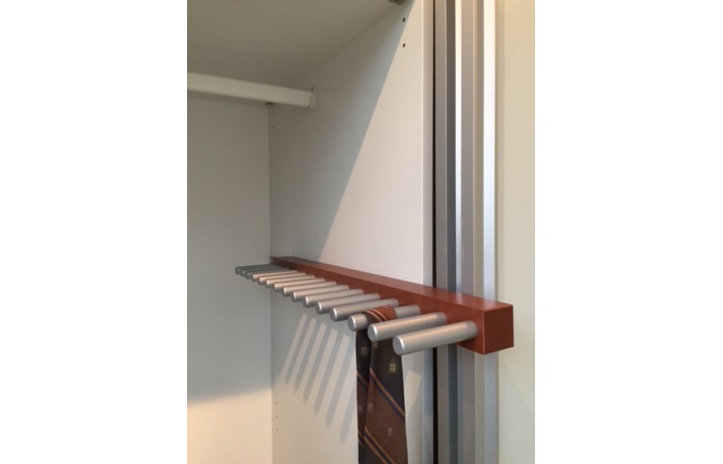 Porte-cravate extensible en bois