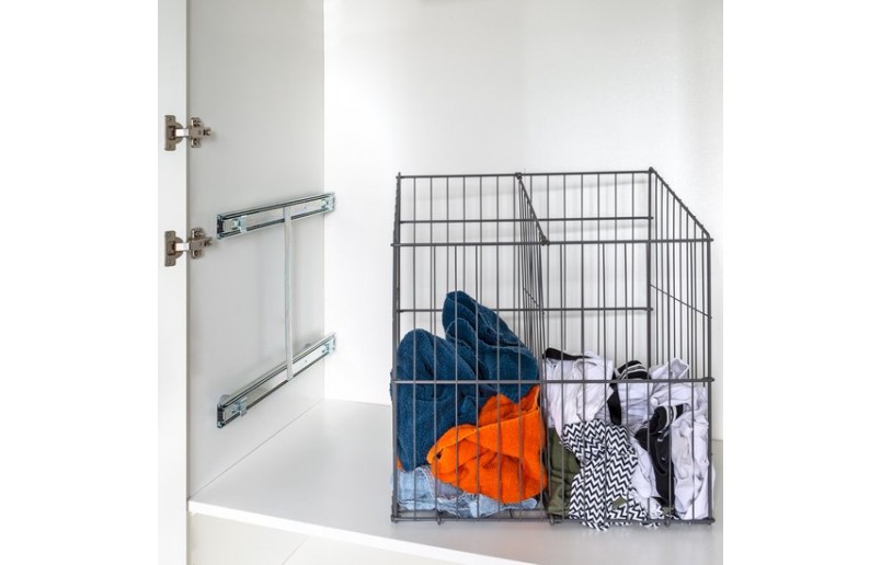 Built-in laundry basket pull-out with compartment divider