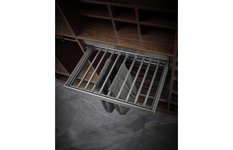 Porte-pantalons de luxe extractible en anthracite, intégré et doté d'un système de fermeture en douceur