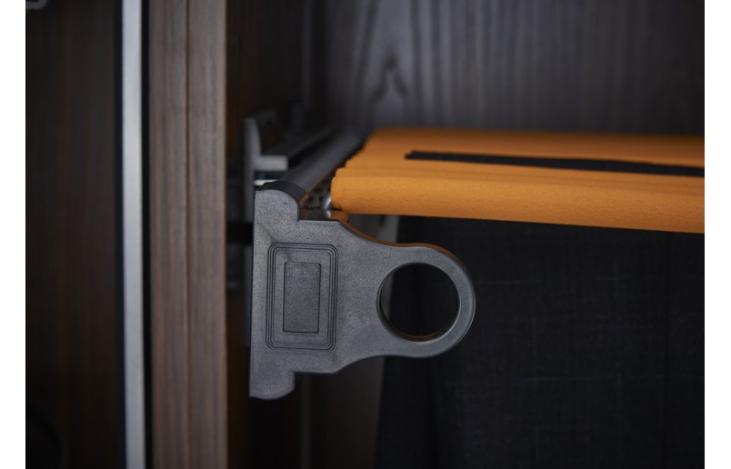 Porte-pantalons coulissant de luxe anthracite/orange, monté sur le côté et doté d'un système de fermeture en douceur